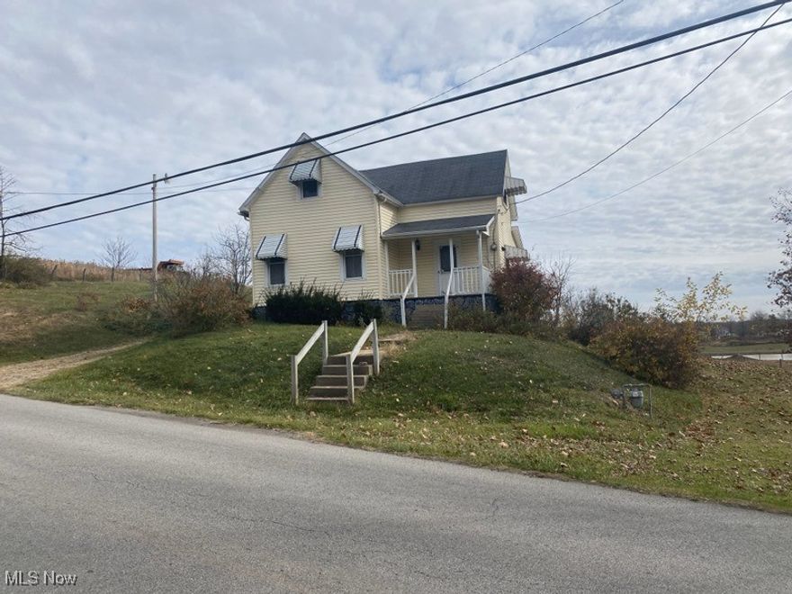 WOODSFIELD OHIO ONLINE ONLY 

ABSOLUTE REAL ESTATE AUCTION

2 TO 3 BEDROOM HOME – LIVING ROOM – DINING ROOM – KITCHEN – FULL BATH – 1+ ACRE LOT – OUTBUILDING – 1400+ SQ. FT. – 2 STORIES – C/A – HEATING – AND MORE – OPPORTUNITY KNOCKS!!!

-BIDDING NOW OPEN-

46790 MOORE RIDGE RD. – WOODSFIELD, OHIO 43793

BIDDING WILL BEGIN TO CLOSE ON:

WEDNESDAY, DECEMBER 18TH at 7:00 P.M.

OPPORTUNITY KNOCKS w/ this 1400+ square foot, two-story home located just on the edge of Woodsfield.  This quaint home sets on just over 1 acre of ground and also has detached garden shed.   This home has had newer siding and windows in the recent past.  Home has central air and forced air furnace.  The main floor of the home offers a large living room, a den, a large eat-in kitchen with full bath/laundry room combo.  Upstairs feature two bedrooms and another space that can serve multiple purposes or serve as a third bedroom.  Home can serve as a full-time residence or serve as an income producing property.   If you are in the market for a home or rental property – you will want to check this one out.  

INSPECTION DATES:

TUESDAY, DECEMBER 10TH FROM 4:00 TILL 5:00 P.M.

MONDAY, DECEMBER 16TH FROM 4:00 TILL 5:00 P.M.