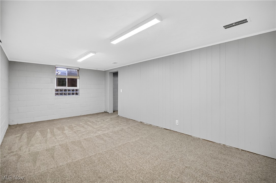 University Heights, Ohio 44118, United States, 3 Bedrooms Bedrooms, ,2 BathroomsBathrooms,Residential,Active,231139