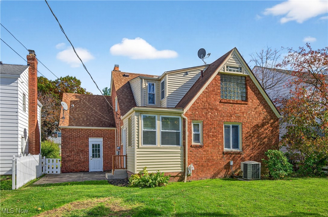 University Heights, Ohio 44118, United States, 3 Bedrooms Bedrooms, ,2 BathroomsBathrooms,Residential,Active,231139