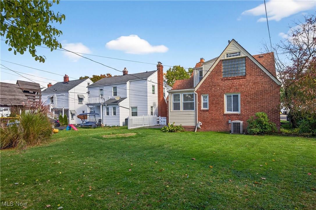 University Heights, Ohio 44118, United States, 3 Bedrooms Bedrooms, ,2 BathroomsBathrooms,Residential,Active,231139