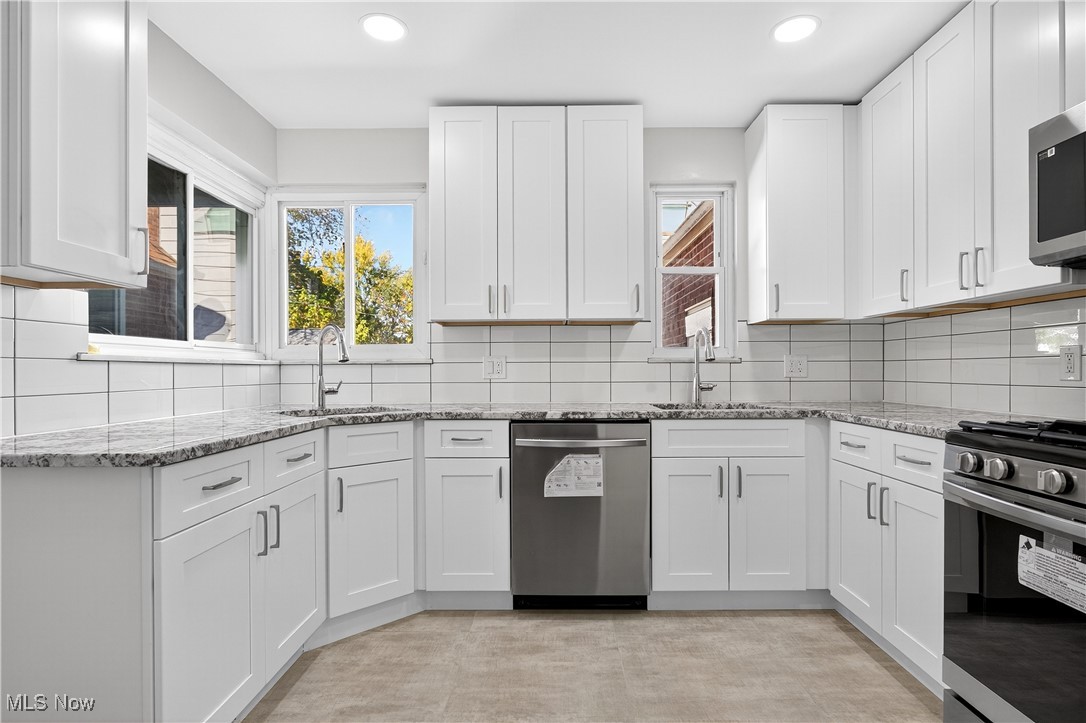 University Heights, Ohio 44118, United States, 3 Bedrooms Bedrooms, ,2 BathroomsBathrooms,Residential,Active,231139