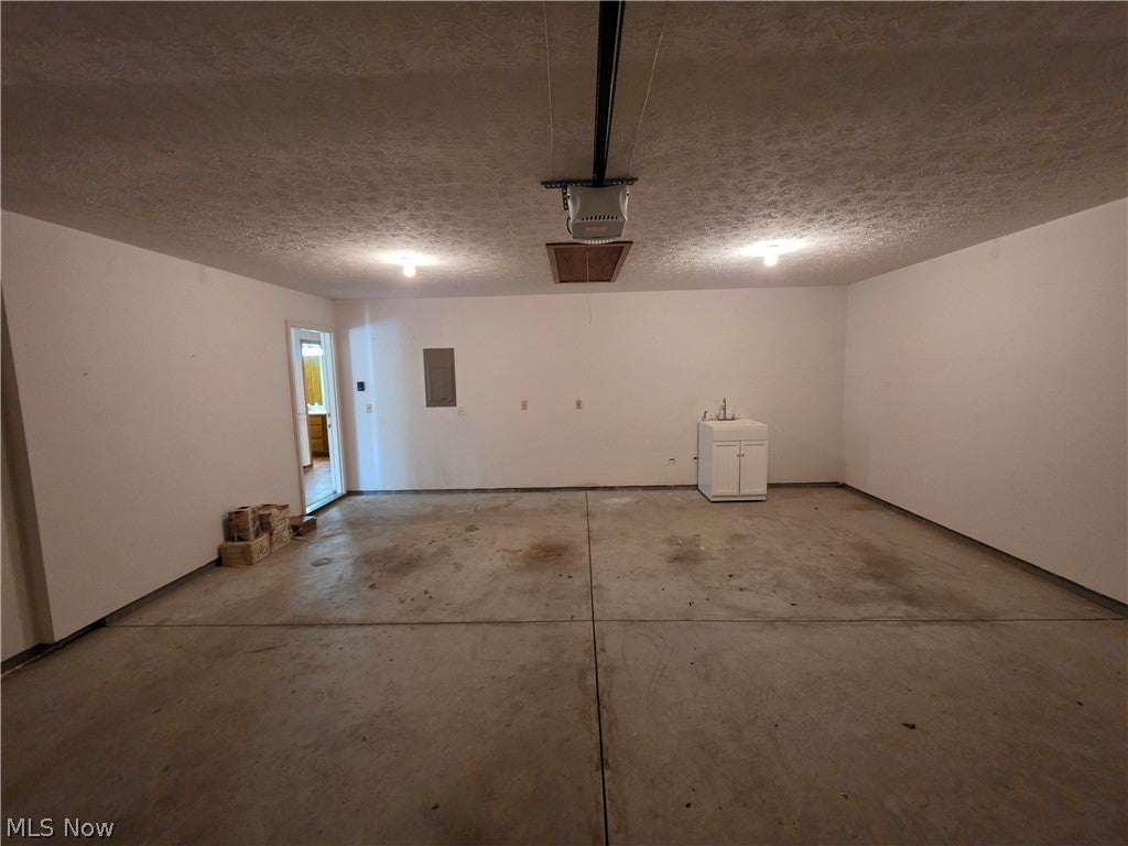4025 Woodland Drive