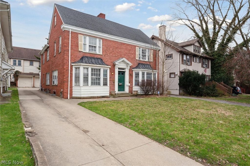Photo of 13108 Cedar Road, Cleveland Heights, OH 44118 (MLS # 5207841)