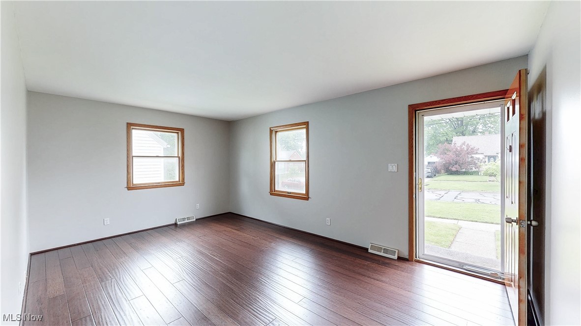 878 N Firestone Boulevard, Akron, Ohio image 4