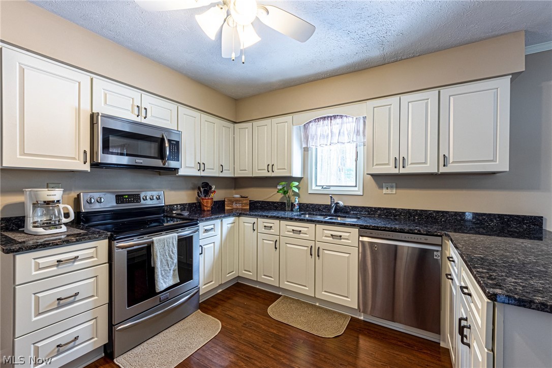 Hickory Hills - Residential