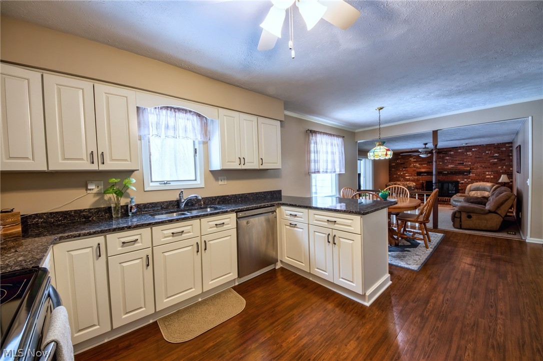 Hickory Hills - Residential