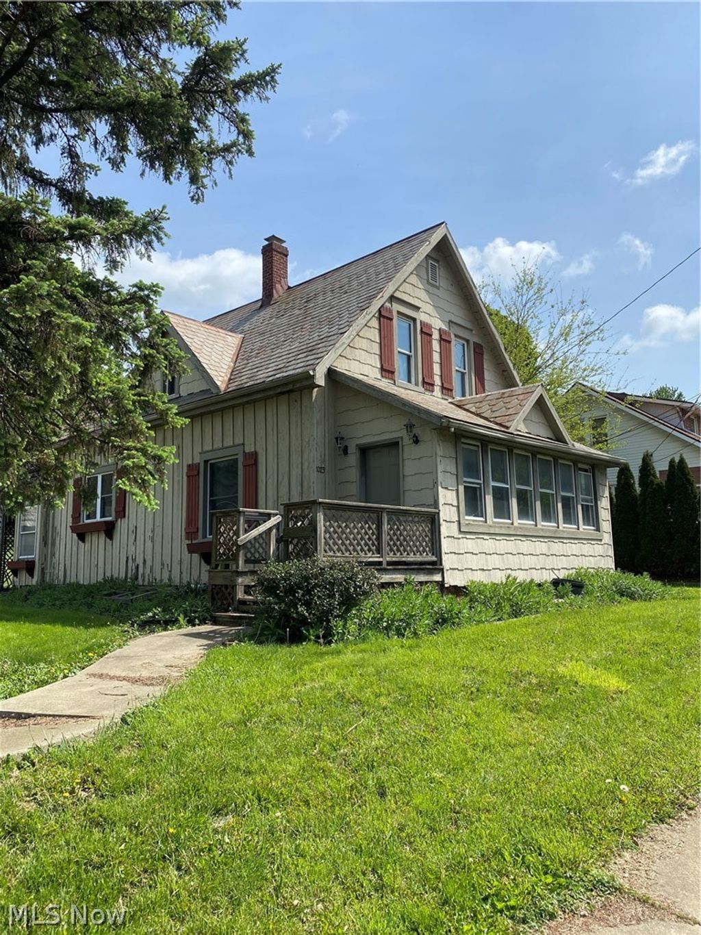 Photo of 1023 Applegrove Street NW, North Canton, OH 44720 (MLS # 5205486)