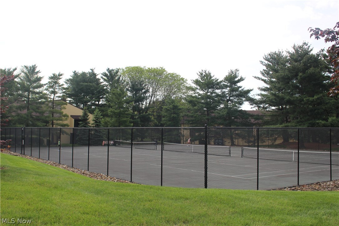 Hampton Woods - Residential