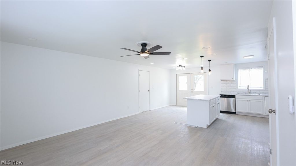 Photo of 3539 Dunstan Drive NW Dr, Warren, OH 44485 (MLS # 5201086)