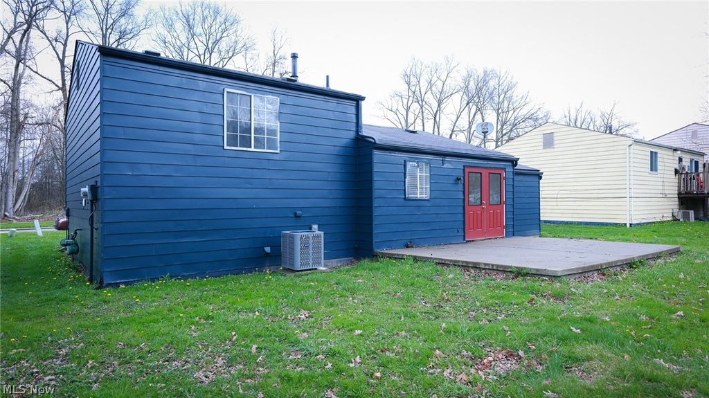 Photo of 3539 Dunstan Drive NW Dr, Warren, OH 44485 (MLS # 5201086)