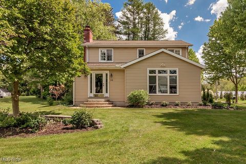318 Hillside Lane Chagrin Falls OH 44022