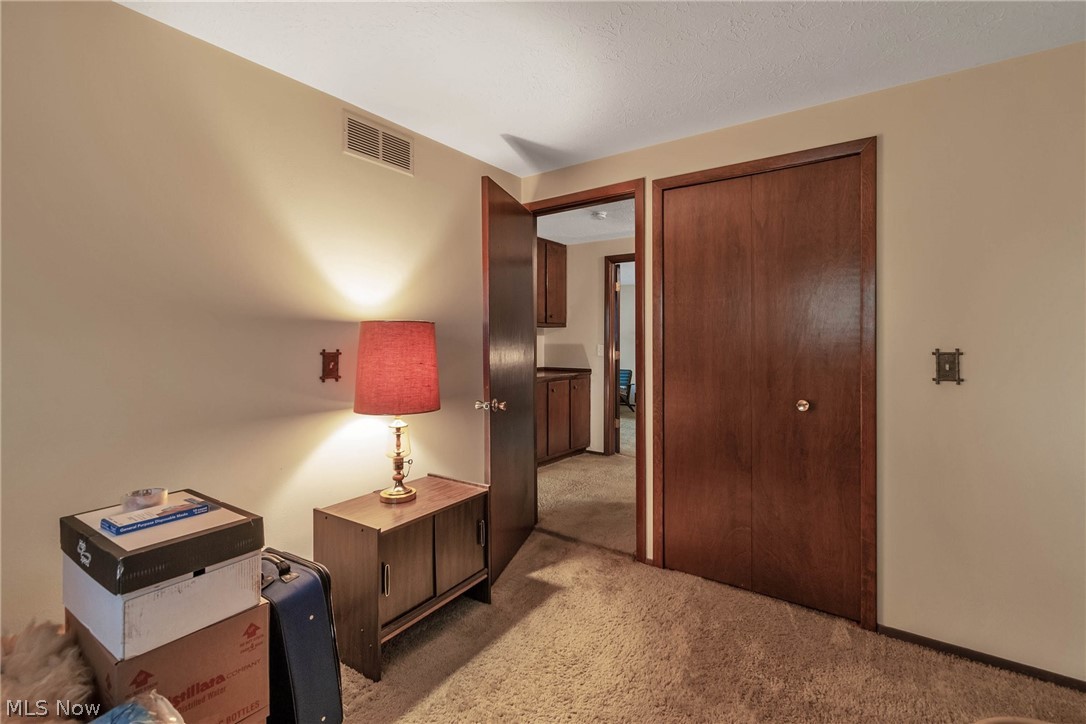 Hunting Mdws 12 - Residential