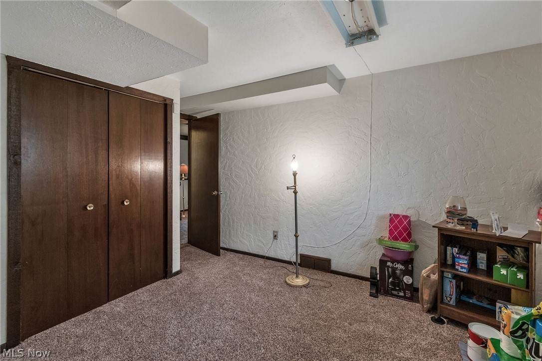 Hunting Mdws 12 - Residential