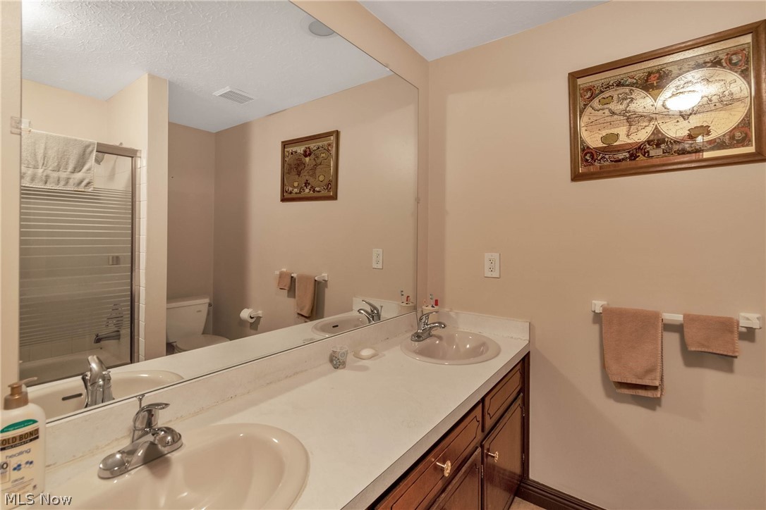 Hunting Mdws 12 - Residential