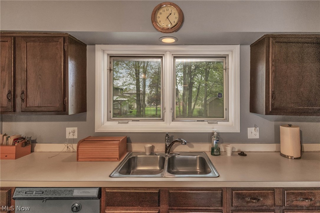 Hunting Mdws 12 - Residential