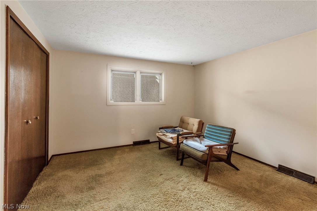 Hunting Mdws 12 - Residential