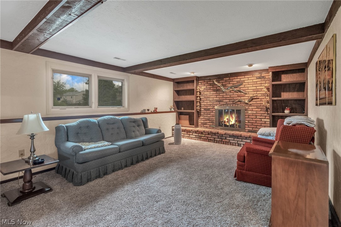 Hunting Mdws 12 - Residential