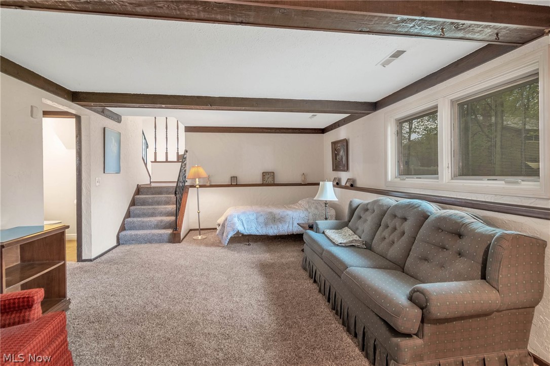 Hunting Mdws 12 - Residential