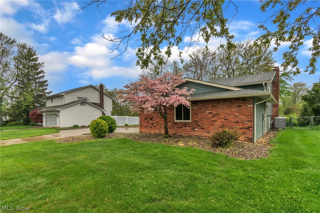 Hunting Mdws 12 - Residential