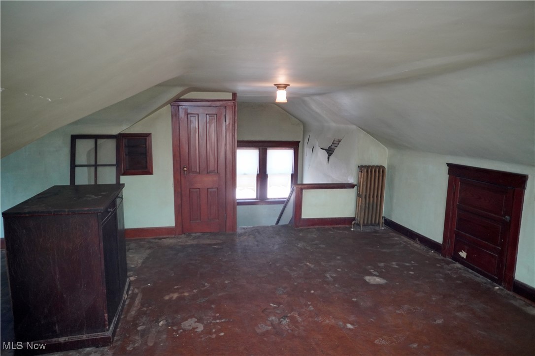 Stanley E Dunns Clarence Aven - Residential