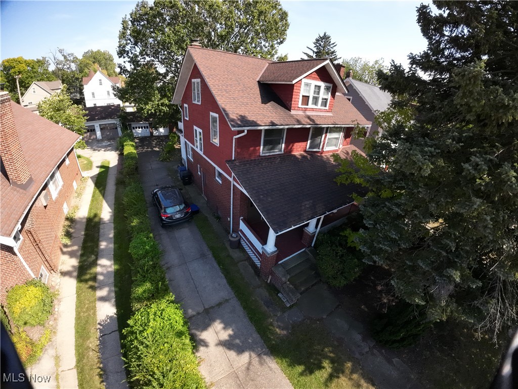 Stanley E Dunns Clarence Aven - Residential
