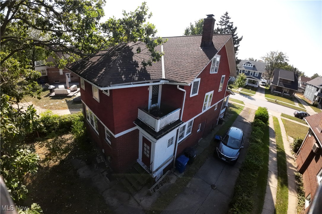 Stanley E Dunns Clarence Aven - Residential