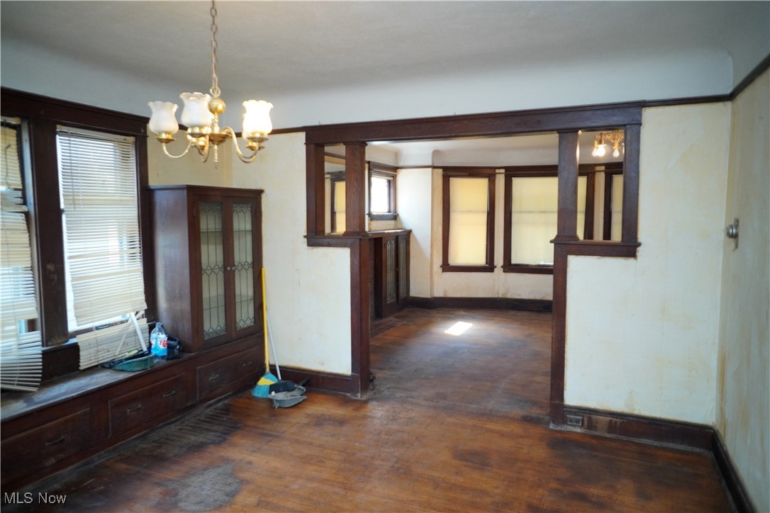 Stanley E Dunns Clarence Aven - Residential