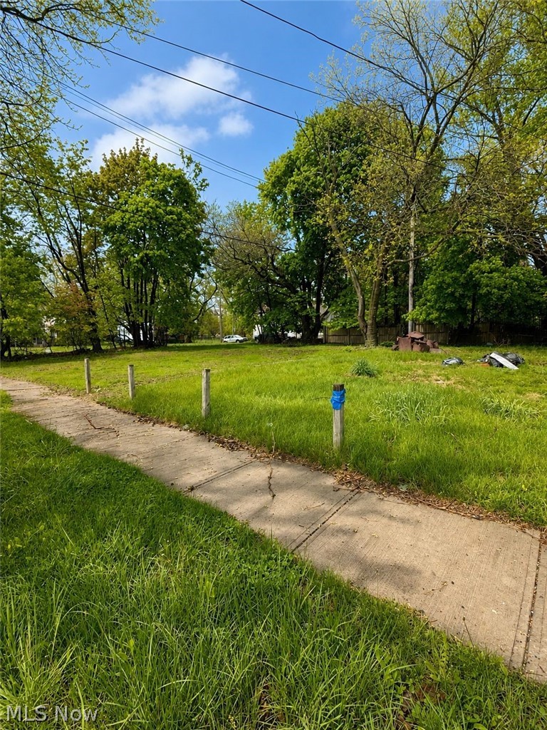 1633 E 70th Street