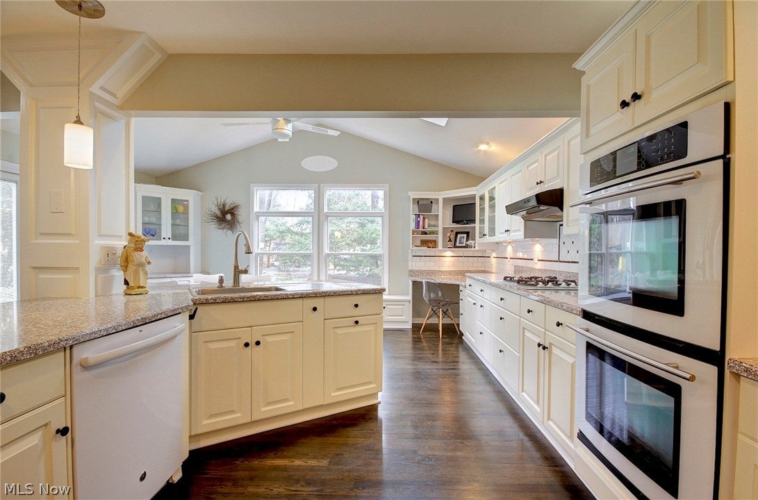 Hunt Woods - Residential