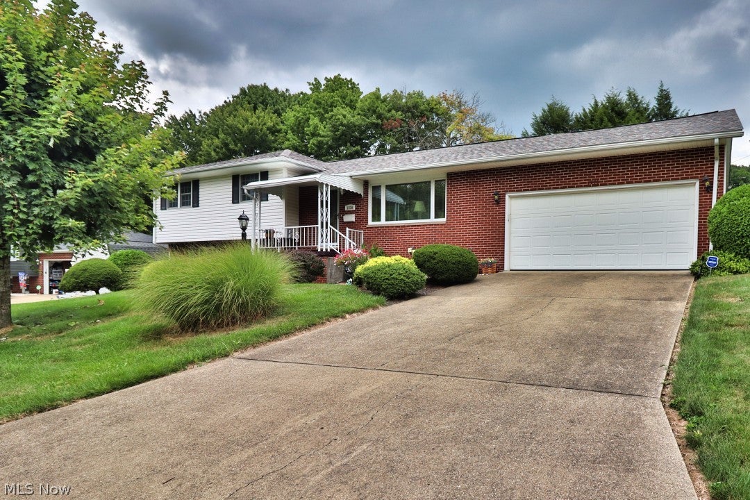 1836 Bayberry Lane