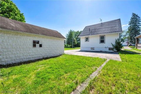 Tiny photo for 167 N Hazelwood Avenue, Youngstown, OH 44509 (MLS # 5227170)