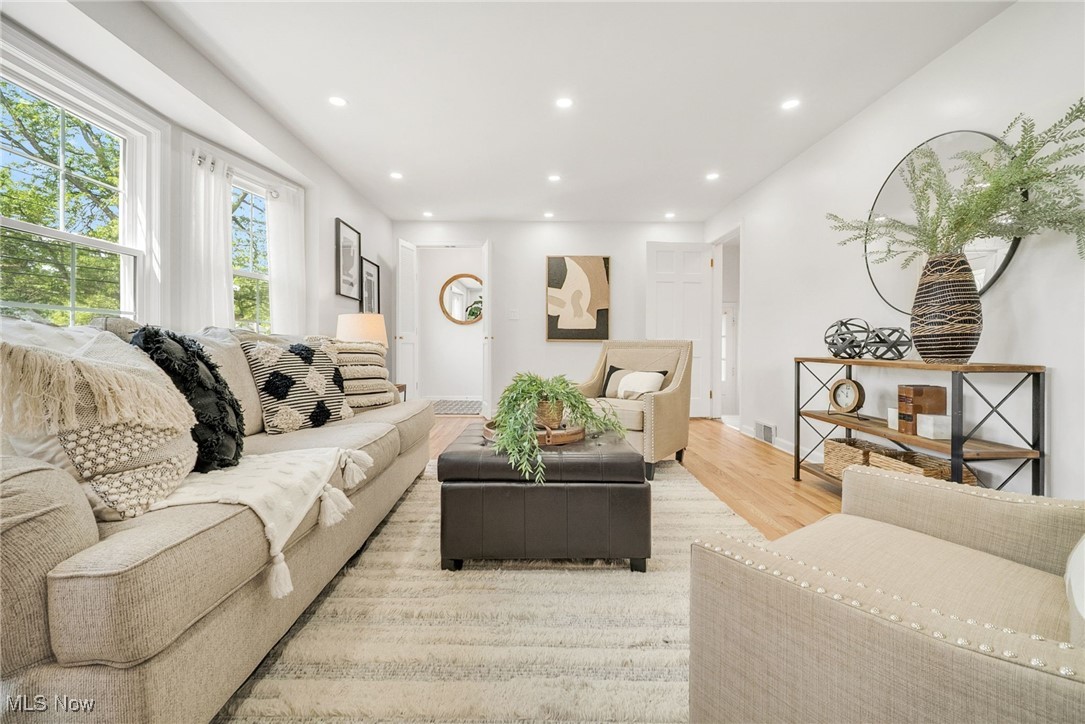 Shaker Heights, Ohio 44118, United States, 4 Bedrooms Bedrooms, ,4 BathroomsBathrooms,Residential,Active,134107