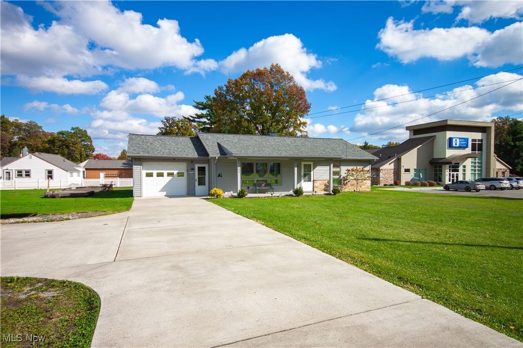 Photo of 159 N Canfield Niles Road, Youngstown, OH 44515 (MLS # 5167119)