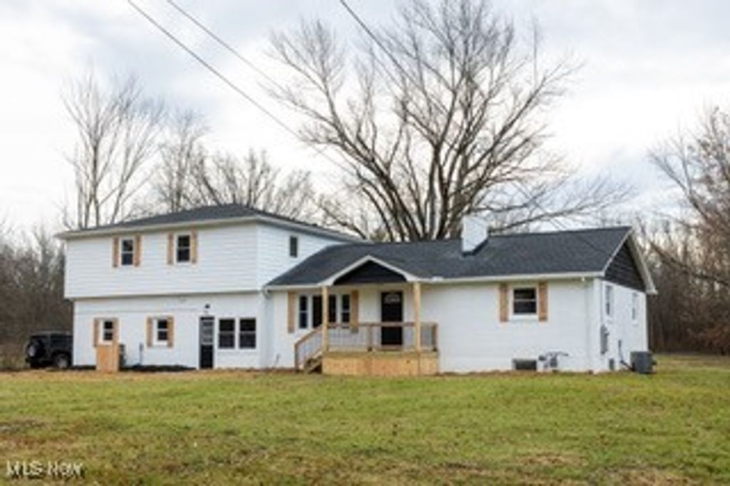 Photo of 12966 Edison Street NE, Alliance, OH 44601 (MLS # 5180589)