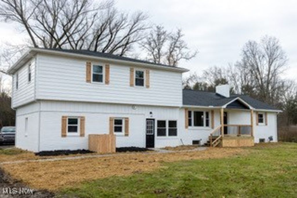 Photo of 12966 Edison Street NE, Alliance, OH 44601 (MLS # 5180589)