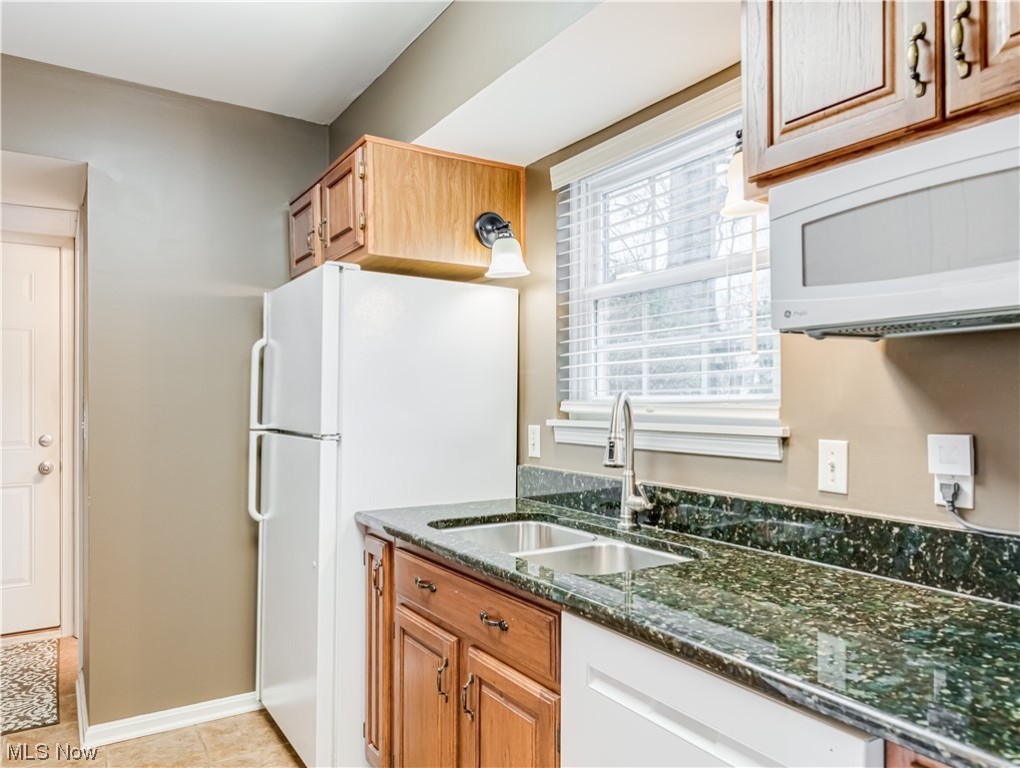 English Oaks Condo - Residential