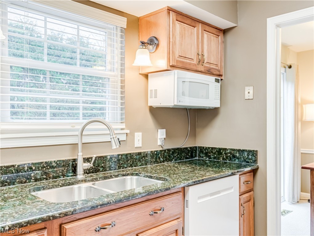 English Oaks Condo - Residential