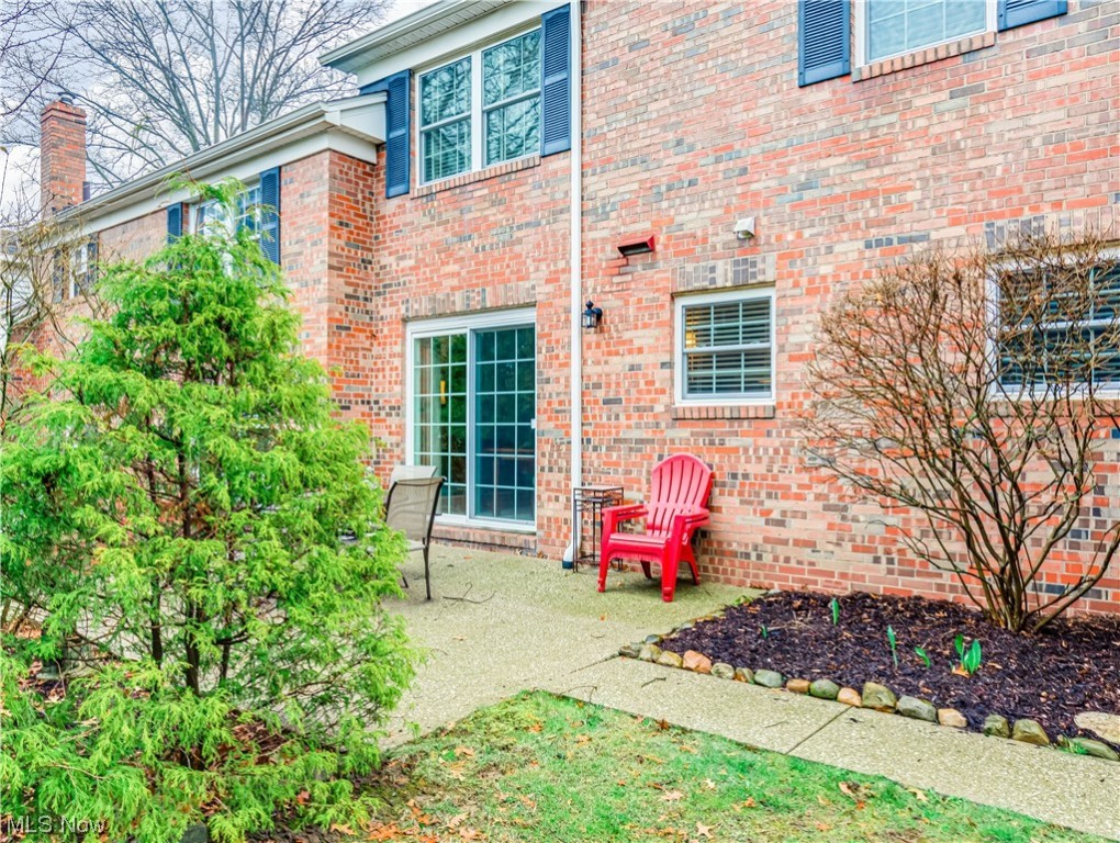 English Oaks Condo - Residential