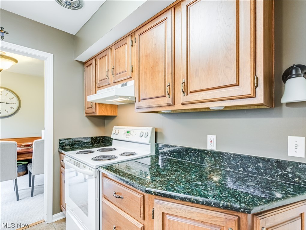 English Oaks Condo - Residential