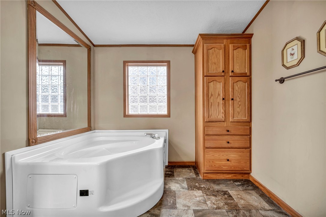 Twin Lake Home - Residential