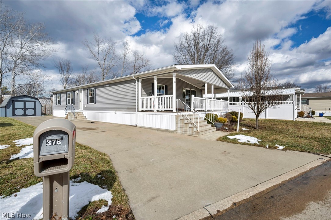 Twin Lake Home - Residential