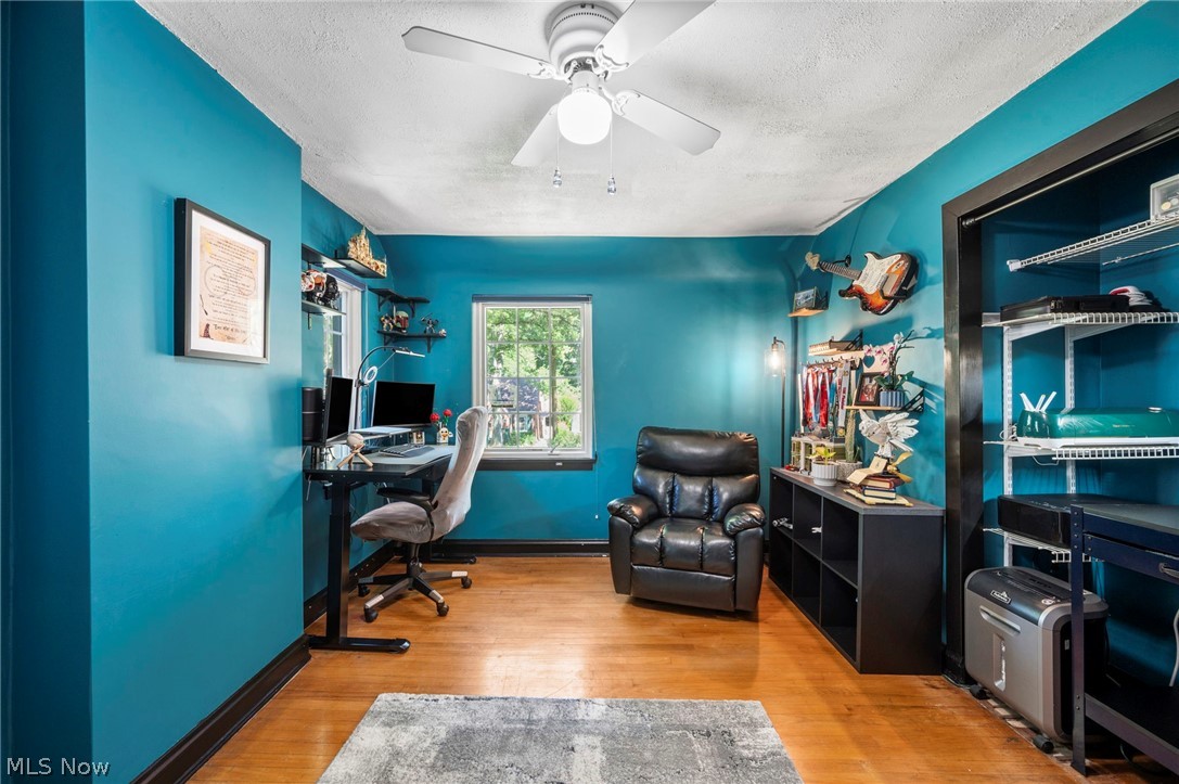 Modern Land Cos Mayfields/Bel - Residential