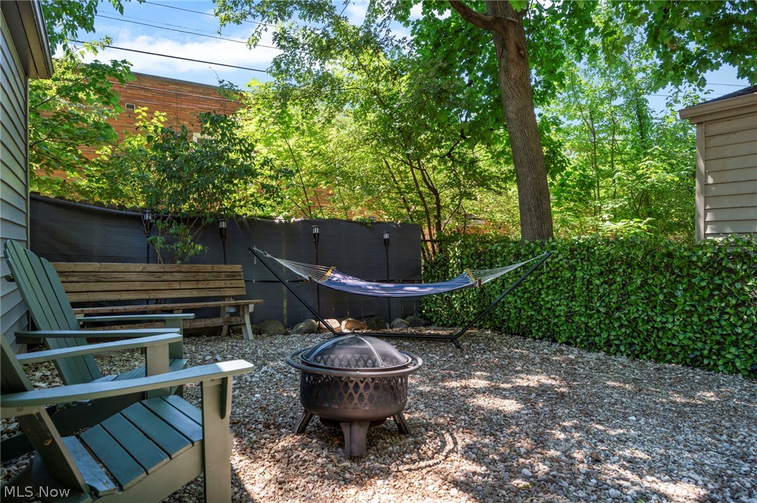 Modern Land Cos Mayfields/Bel - Residential