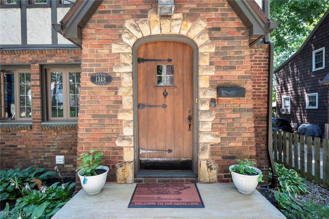 Modern Land Cos Mayfields/Bel - Residential