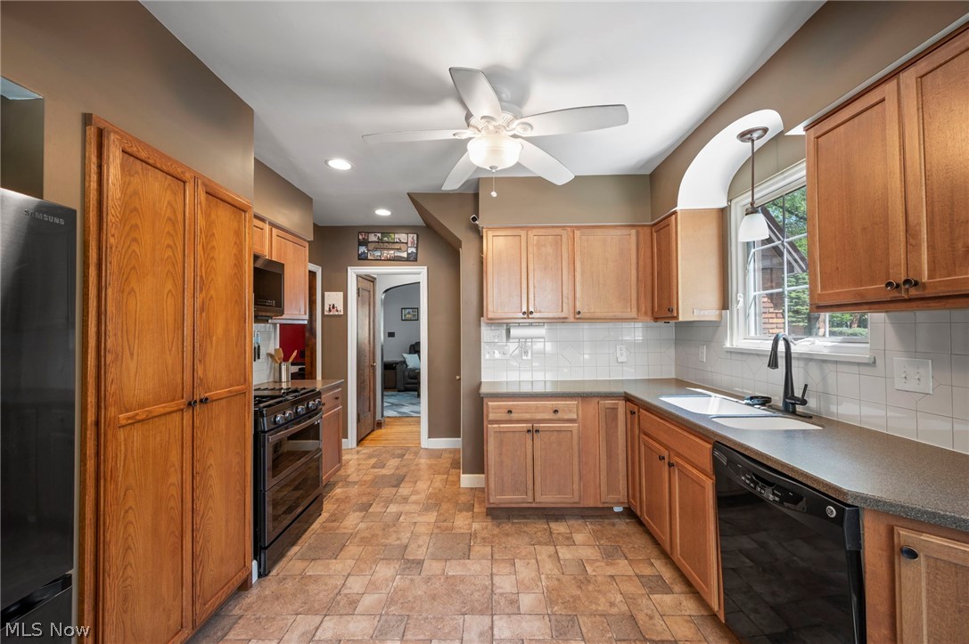 Modern Land Cos Mayfields/Bel - Residential