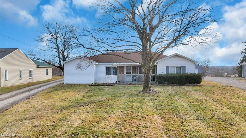 Photo of 3900 Chandlersville Road, Zanesville, OH 43701 (MLS # 5188237)