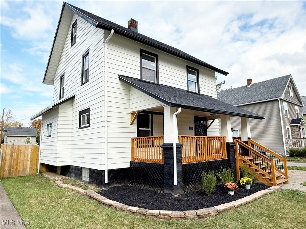 Photo of 1859 E 33rd Street, Lorain, OH 44055 (MLS # 5168504)