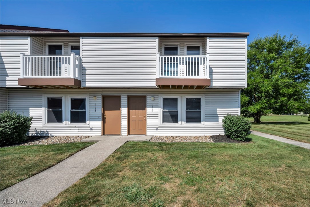 3 PRIME INVESTMENT OPPORTUNITIES!!! – STUDENT HOUSING steps to Kent State University! Highly desirable
5-bedroom, 2.5-bath townhome located within walking distance to Kent State University. This property is currently leased
for the 2025–2026 school year and has maintained a strong rental history with consecutive student leases year after year
—making it a proven income-producing investment. This unit is one of three available student rentals in the same sought
after development, all featuring 5 bedrooms and 2.5 baths. Rare chance to purchase multiple properties in the same
community! Same owner is also selling a duplex in the area. Great chance to increase your investment portfolio. See
broker remarks for additional addresses and information.