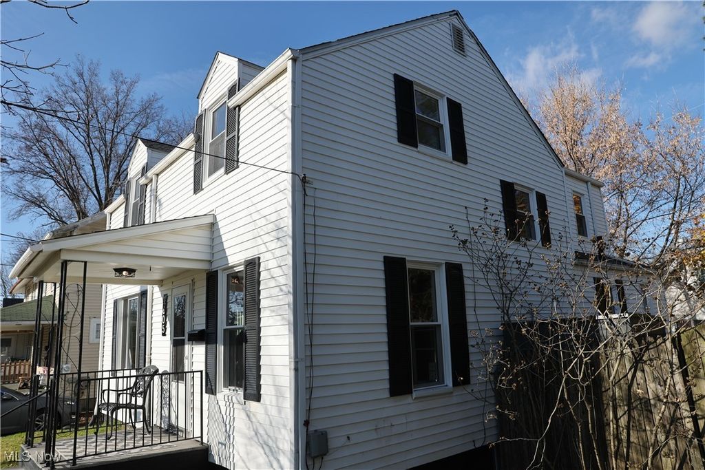 Photo of 1605 29th Street NW, Canton, OH 44709 (MLS # 5174819)