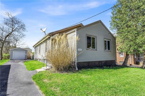 Tiny photo for 5656 Lafayette Avenue, Maple Heights, OH 44137 (MLS # 5179034)